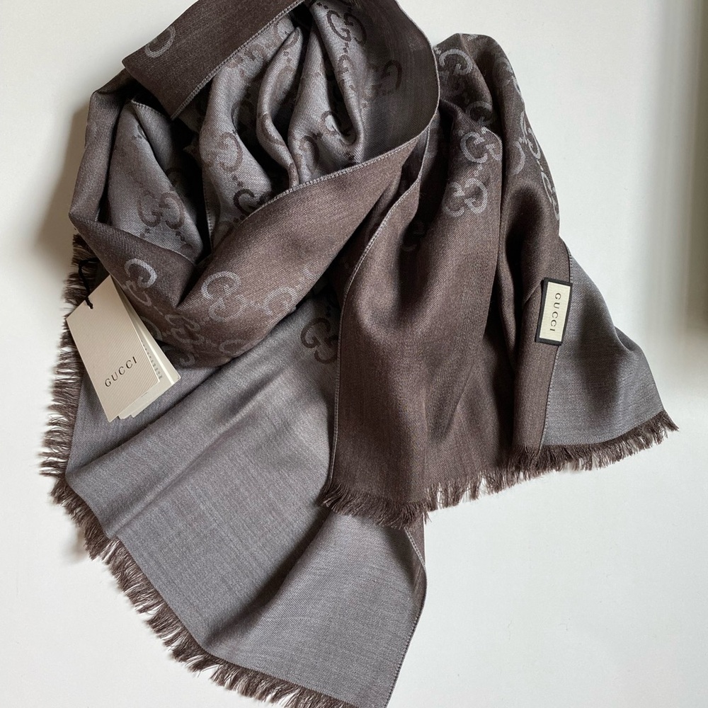 ❤️❤️❤️ New Authentic GUCCI scarf